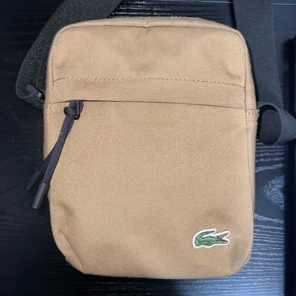 Lacoste Bag - Picture 1 of 3
